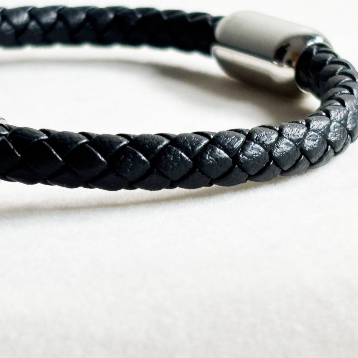 Lotus Tiger Tooth Dzi Bead w/ Leather Bangle
