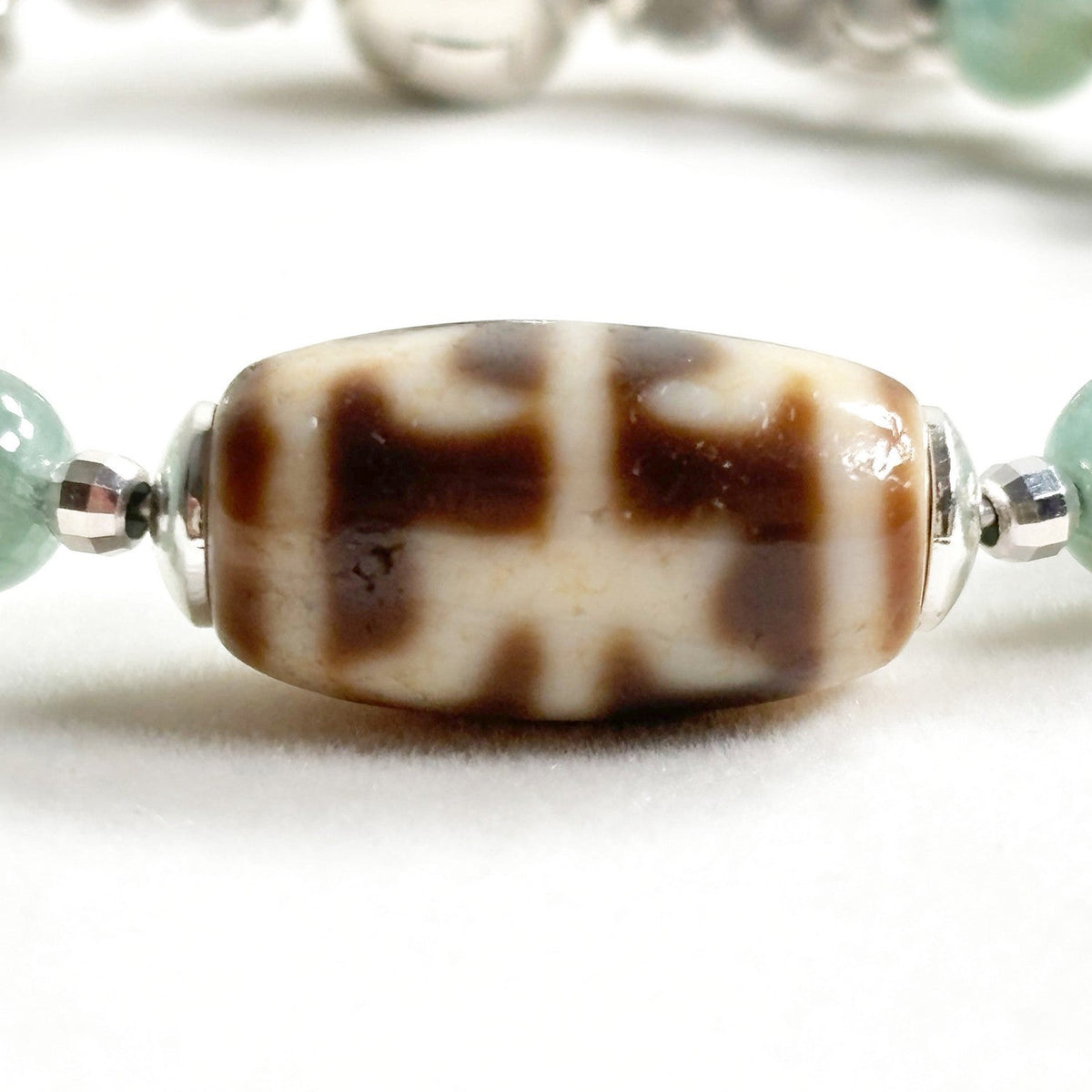 Wujie Boundless Dzi Bead w/ Green Kyanite Bangle