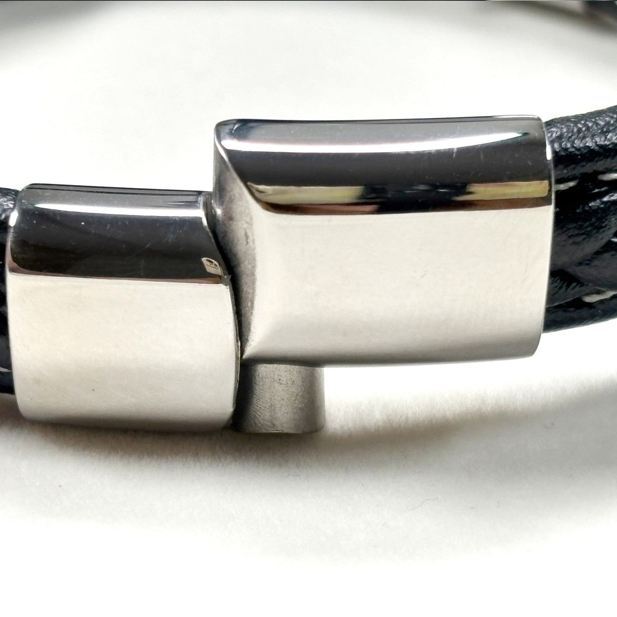 Striped Dzi Bead w/ Leather Bangle