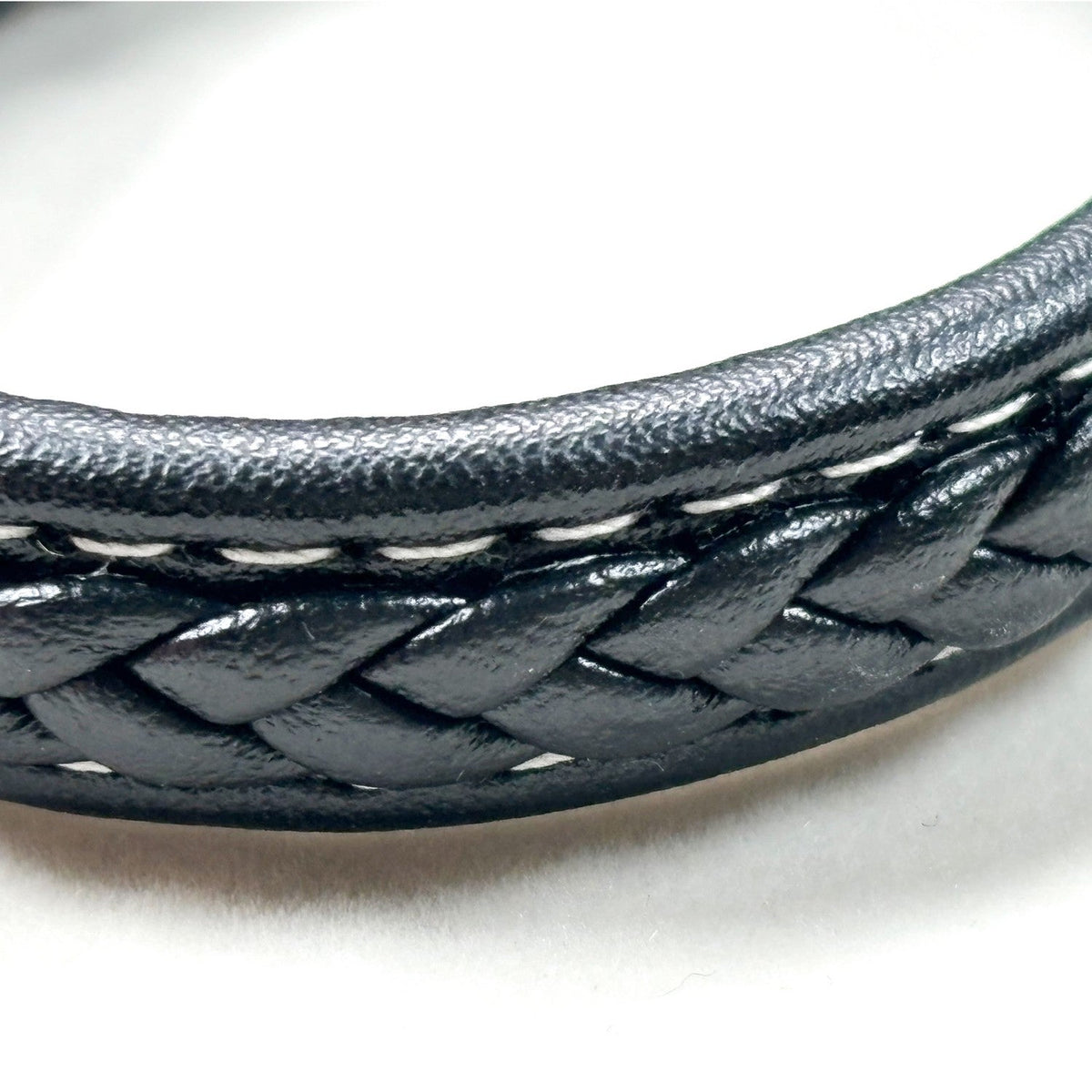 Wave Dzi Bead w/ Leather Bangle